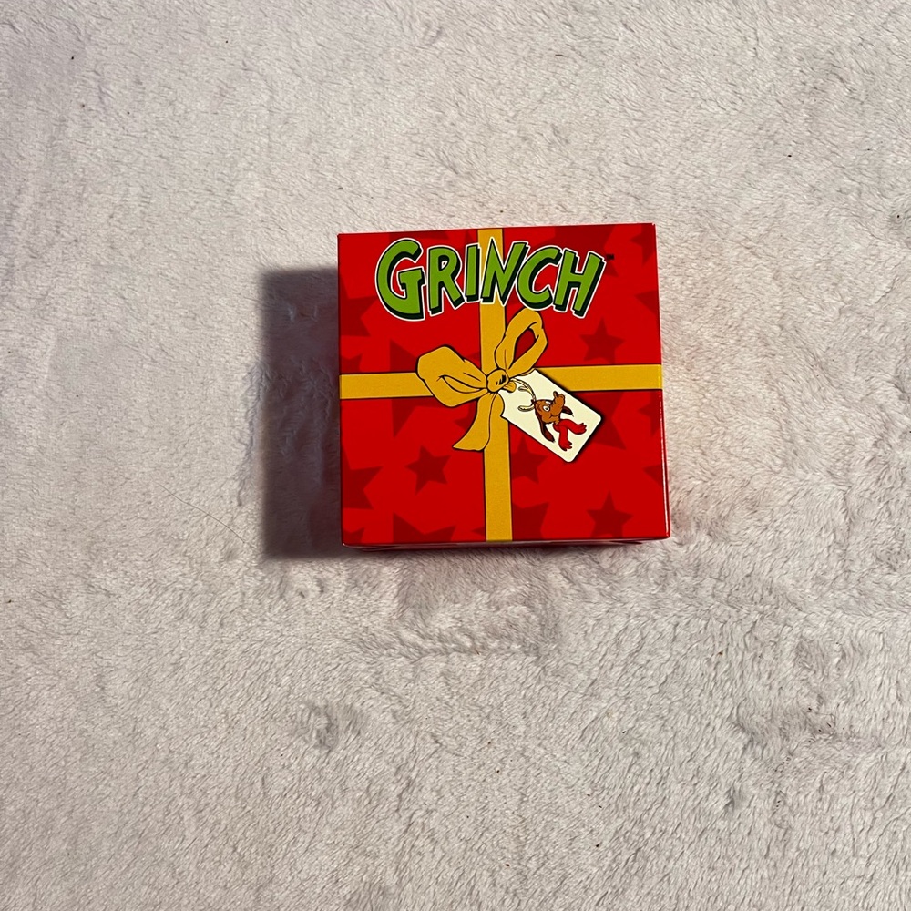 FREE TO ANY BUNDLE OVER $10 McDonald’s Grinch Max Happy Meal Ornament